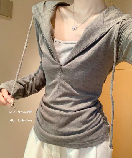 한국 miu 부서 페이크 레이어드 후드 긴팔 티셔츠 여성 조기 가을 디자인 센스 하프 지퍼 몸매 가꾸기 기본 셔츠 맨위