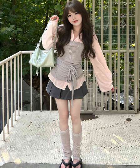 봄 가을 한 부서 소녀 착용 가져 가라. 전체 집합 디자인 센스 핑크색 긴팔 페이크 레이어드 셔츠 플리츠 미니 스커트 투피스 세트