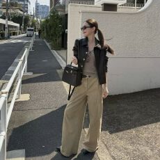 批发哑光PU皮面料+内里 复古轻奢翻领花朵钻扣短款黑色皮衣女士外套