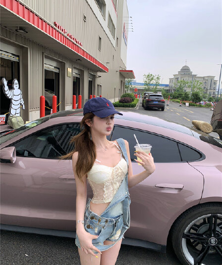 실사 레트로 핫걸 순수한 욕망 장난기 넘치는 다용도 데님 멜빵 반바지 여성