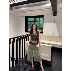 批发金属铆钉迷彩吊带背心辣妹短款上衣女美式<b class='q'>宽松</b>脏洗牛仔中裤