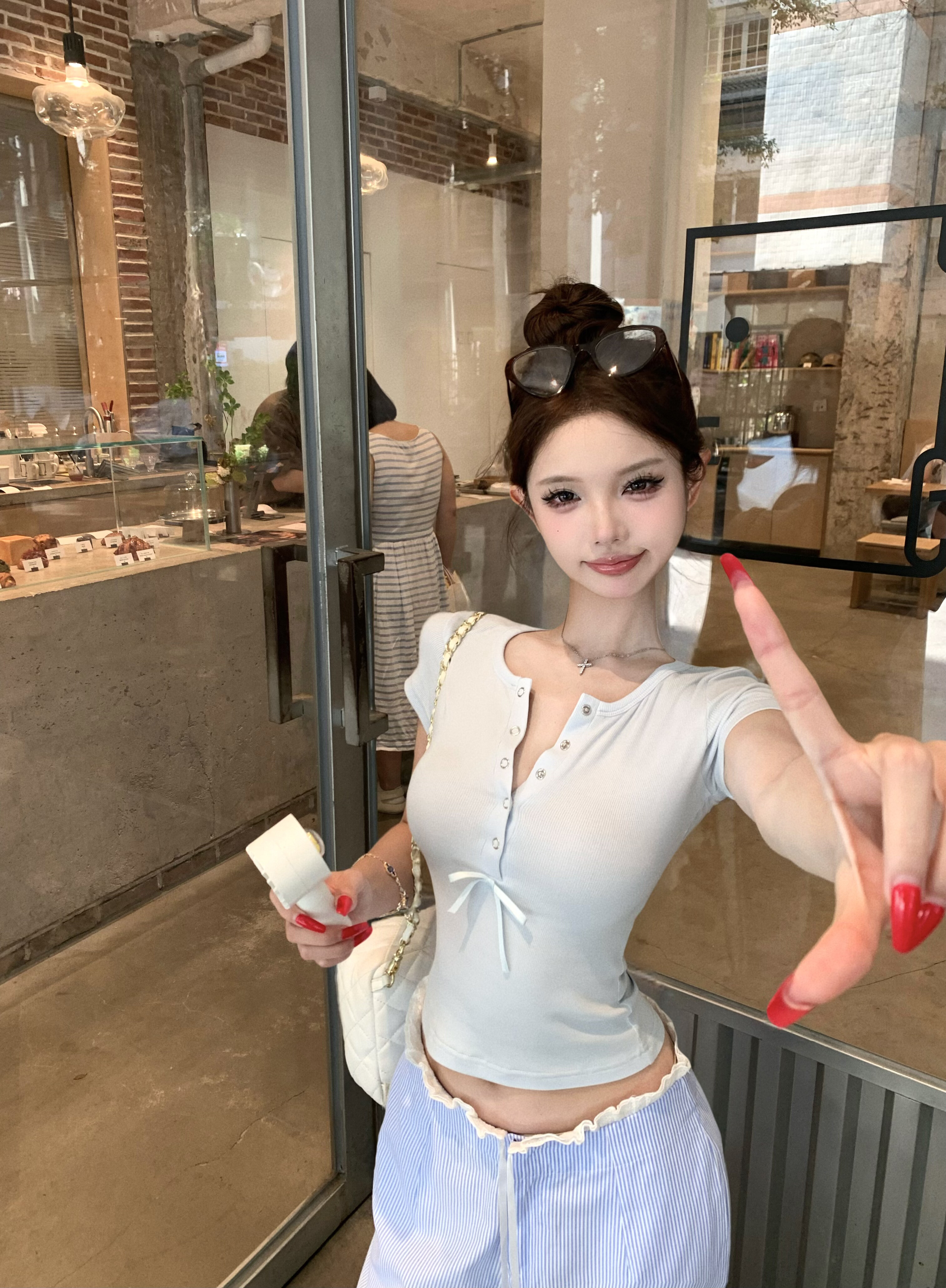 실사 핫걸 몸매 가꾸기 V넥 반팔 티셔츠 여성 프릴 슈퍼 달콤한 패치워크 파란색 스트라이프 루즈핏 캐주얼 바지