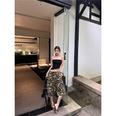 批发性感外穿设计感辣妹纯欲抹胸上衣女迷彩五分直筒工装<b class='q'>牛仔</b>裤