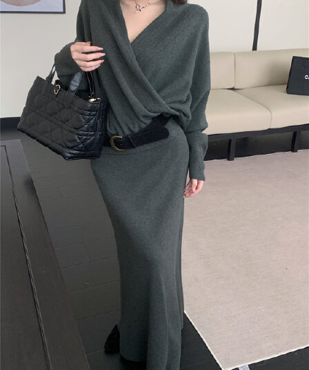 실사 프랑스식 느긋한 느슨함 센스 착용 가져 가라. 고급 센스 자이언트 잘 생긴 니트 맨위 반신 치마 세트 투피스 세트