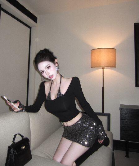 실사 고급 센스 착용 가져 가라. 세련된 세트 여성 섹시함 핫걸 페이크 레이어드 패치워크 맨위 미니 스커트 투피스 세트 트렌디