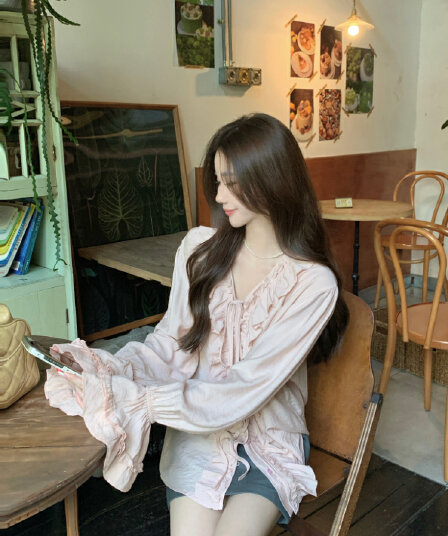 실사 정가 가을 프랑스식 V넥 레이스업 프릴 슬림해 보이는 나팔 소매 한 부서 품격 셔츠 맨위 여성