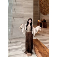 批发实拍 流光琥珀 蕾丝蝙蝠袖针织开衫+亮片小香吊带+贵感丝绒长裤