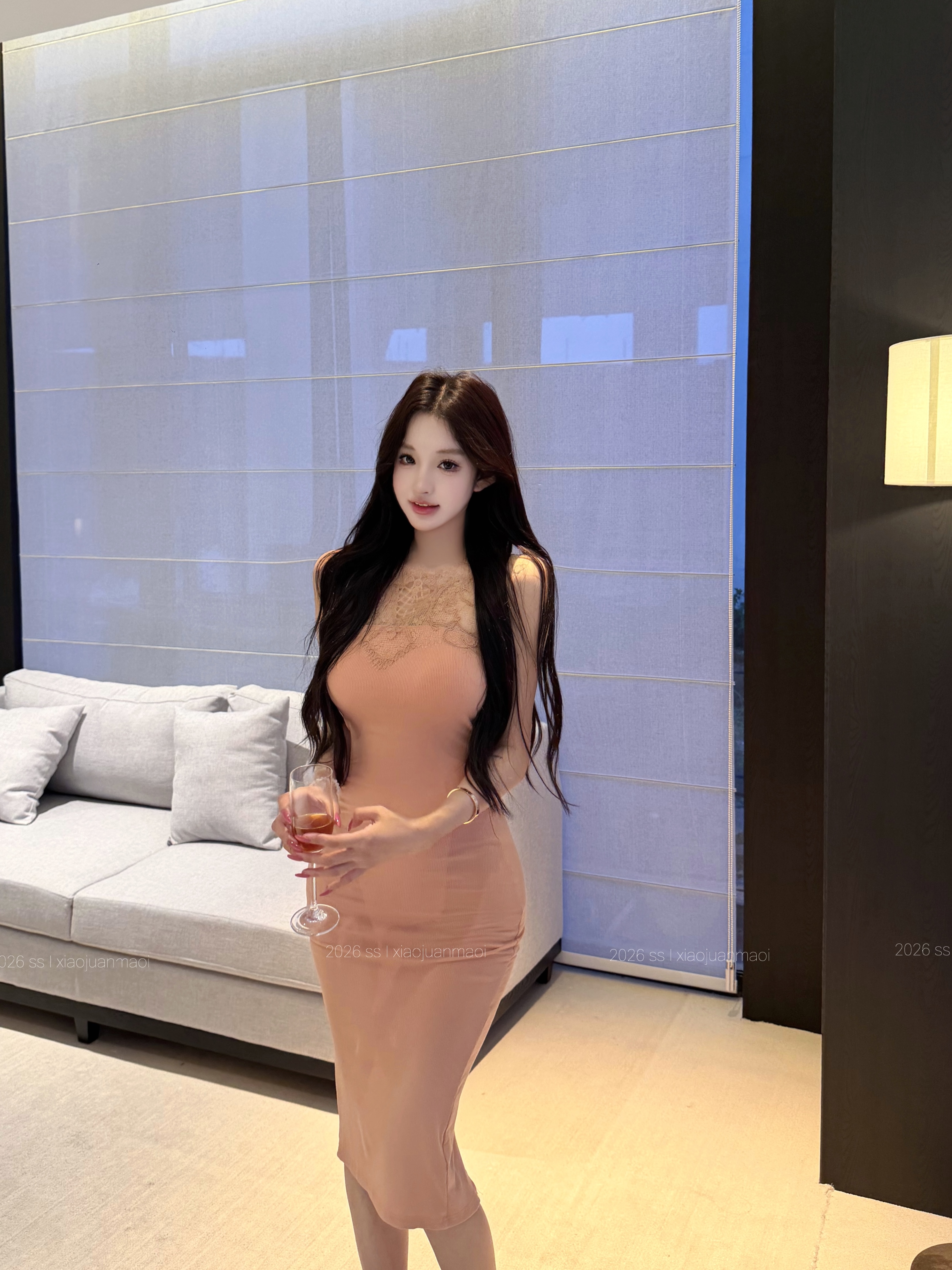 실사 삼색 우유 부드러운 순수한 욕망 무거운 작업 짜임 홀로우 아웃 뼈 선 레이스 조각 벨트 가슴 패드 타이트 스커트 드레스
