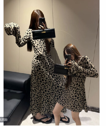 레트로 레오파드 무늬 임산부 드레스 가을 루즈핏 긴팔 표지 임신 배 슬림해 보이는 품격 임신 엄마 롱 코트 인사이드 가져 가라. 롱 스커트