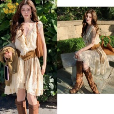 批发一枝南南同款重工雪纺木耳边V领蕾丝叠层松弛度假风吊带连衣裙