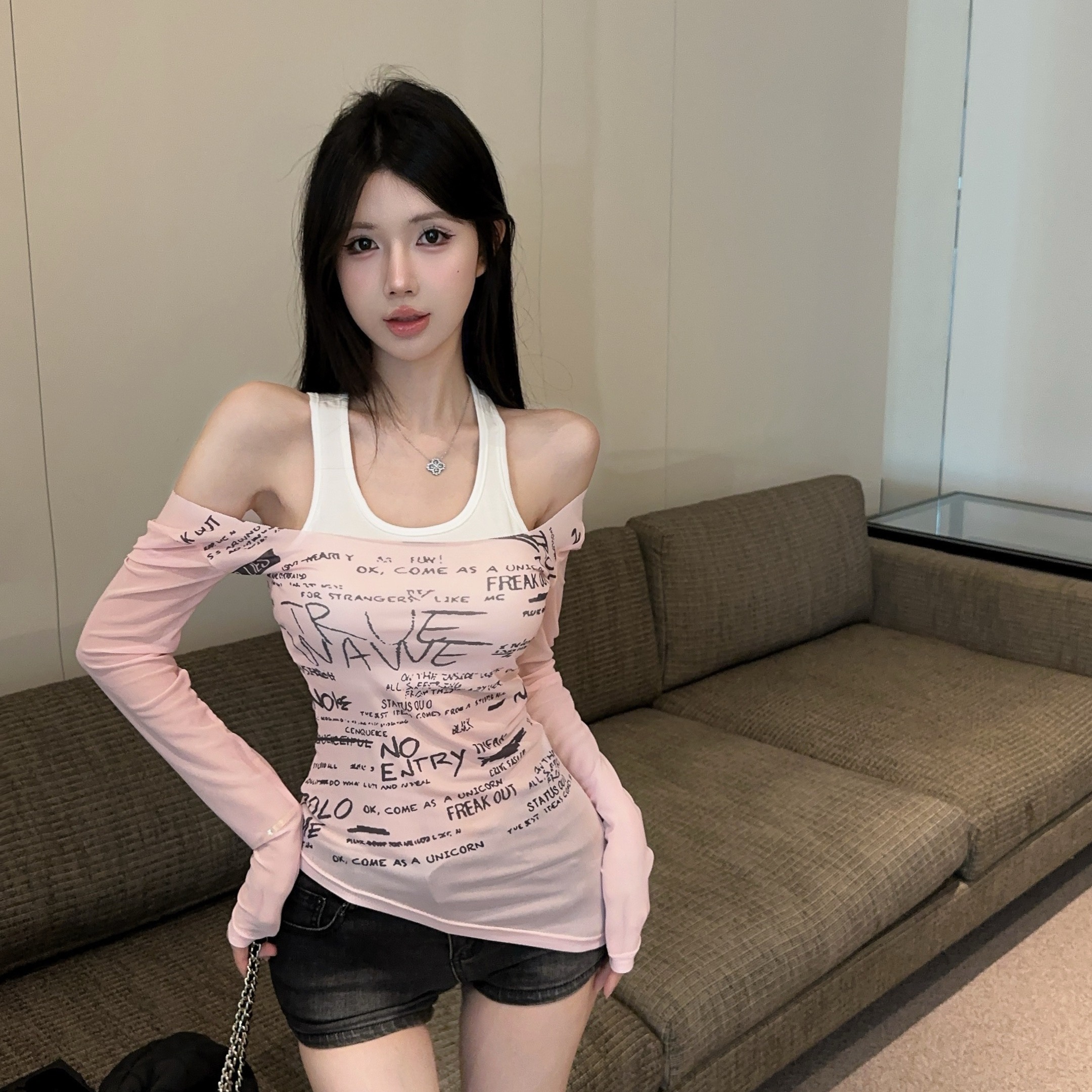 FA35514# 新款假两件微透紧身T恤女不规则辣妹挂脖上衣 服裝批發女裝批發服飾貨源