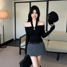 批发实拍实价辣妹黑色V领修身打底衫设计感挂脖上衣