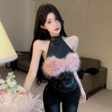 批发实价实拍法式时髦精毛毛拼接PU挂脖背心性感女不规则无袖露背上衣