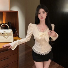 批发实拍实价蕾丝花边V领修身显瘦<b class='q'>长袖</b><b class='q'>T</b><b class='q'>恤</b>纯欲蝴蝶结喇叭袖打底衫