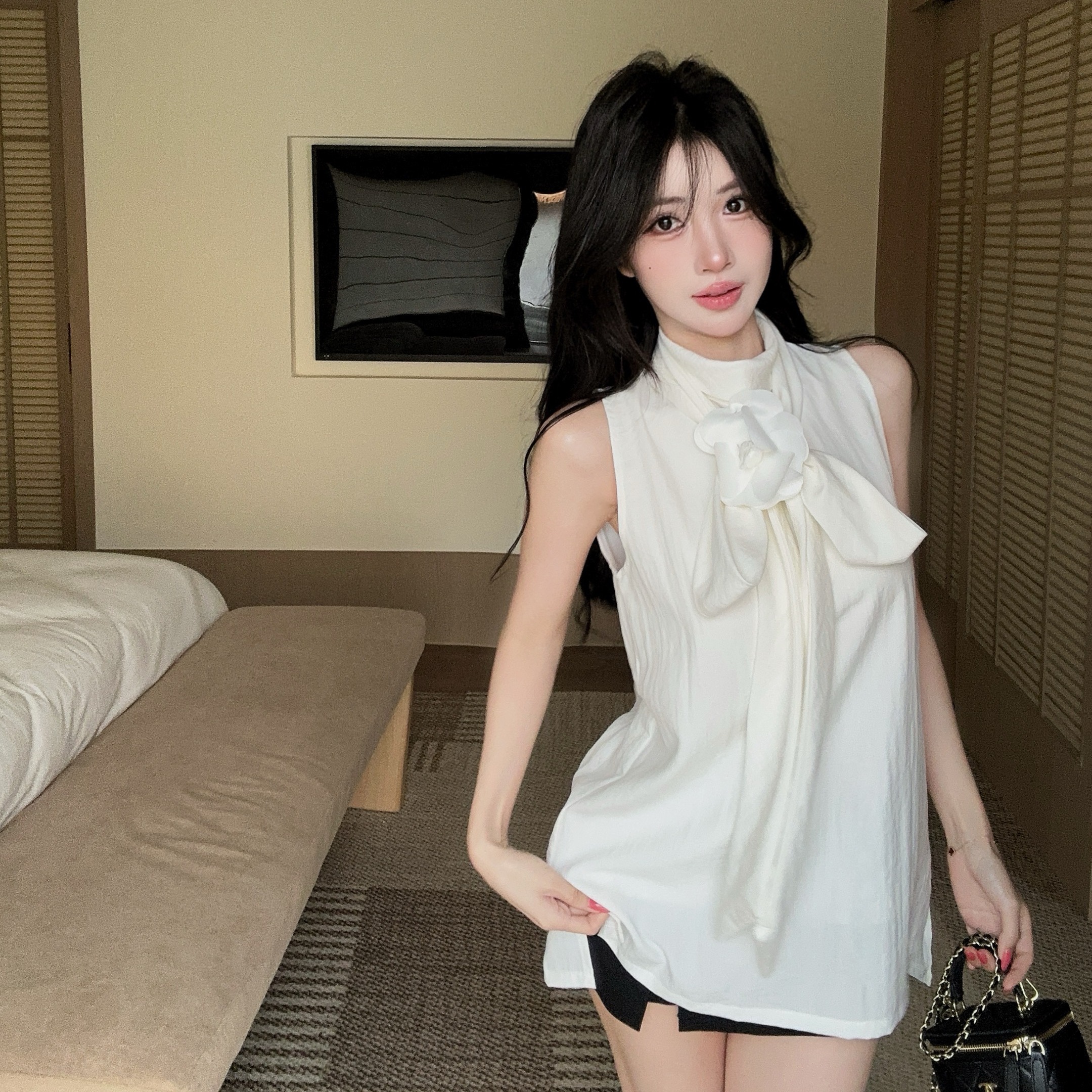 실사 정가 프랑스식 화이트 행침 목 여성 셔츠 품격 디자인 센스 꽃 레이스업 둘 착용 민소매 조끼 맨위