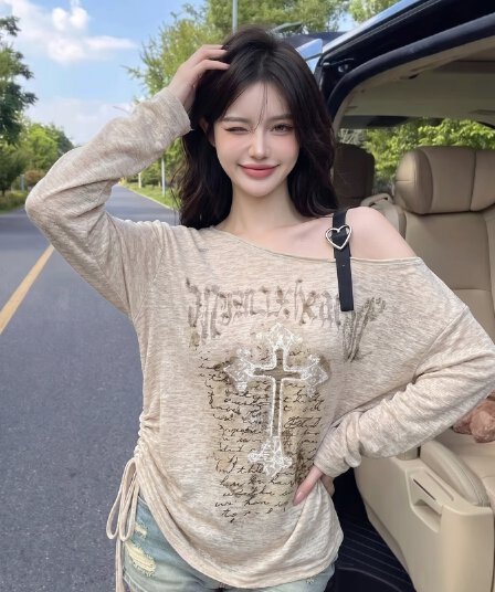 실사 정가 핫걸 비스듬한 어깨 자외선 차단 블라우스 긴팔 티셔츠 여름 디자인 센스 느긋한 바람 루즈핏 오프숄더 맨위