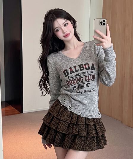 정가 실사 이른 가을 새로운 찢어진 부분 알파벳 패션 니트 스웨터 레오파드 무늬 퍼프 케이크 드레스 미니 스커트 미니 스커트