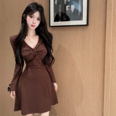 批发实价实拍V领扭结长袖磨毛连衣裙女时尚收腰<b class='q'>显瘦</b>短裙女装气质裙子