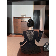 批发实拍实价 甜辣精致拼<b class='q'>蕾丝</b>露背假两件上衣百褶绒面半裙女冬<b class='q'>套装</b>