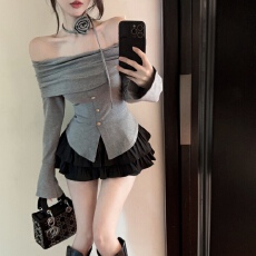 批发实拍实价 花朵一字肩修身喇叭袖小众设计感长袖T<b class='q'>女</b>上衣