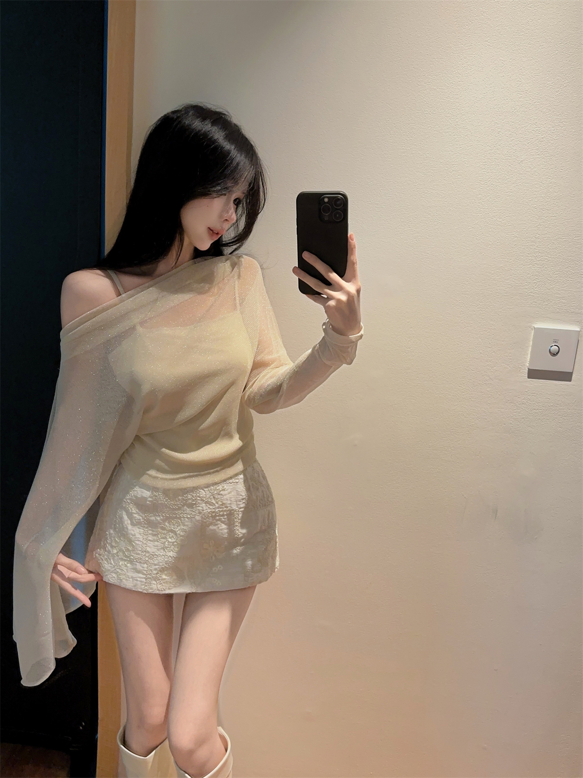 BY36988# 温柔风斜肩挂脖两件式上衣闪光纱褶皱收腰披肩衬衫女  服裝批發女裝批發服飾貨源