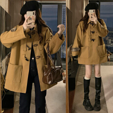 批发深冬2025新款独特超好看牛角扣呢子大衣女入冬毛呢外套加厚<b class='q'>中长款</b>