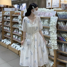 批发波西米亚白色<b class='q'>连衣裙</b>女夏2026新款含亚麻草原度假民族风v领裙