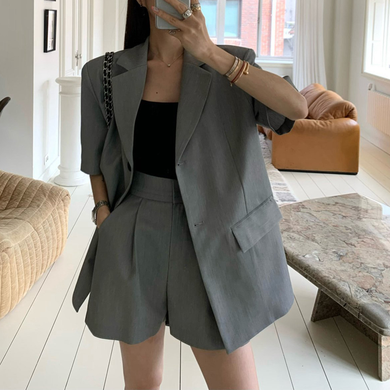 한국 chic 프랑스식 레트로 싱글 줄 버튼 반팔 정장 넓은 다리가 짧다. 바지 세트