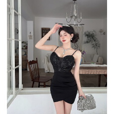 实拍低胸短款收腰珠片拼接紧身包臀打底吊带连衣裙