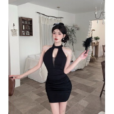 批发实拍低胸挂脖<b class='q'>露肩</b>短款包臀打底<b class='q'>连衣裙</b>