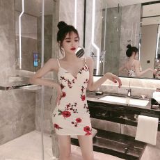 批发实拍<b class='q'>性感</b><b class='q'>夜店</b>紧身复古印花开叉V领包臀裙酒吧吊带连衣裙