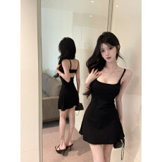 批发实拍性感低胸<b class='q'>露背</b>大摆收腰小黑裙吊带