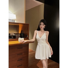 批发实拍性感挂脖绑带收腰大摆<b class='q'>露背</b><b class='q'>连衣裙</b>小黑裙