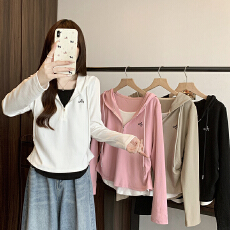 实拍2026春装新款胖mm大码女撞色假两件刺绣连帽抽绳长袖上衣