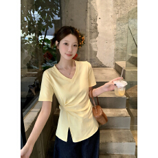 批发实拍2026夏装新款胖mm大码女休闲设计感v领收腰显瘦开叉短袖T恤