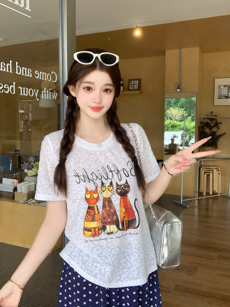 실사 2026 여름 드레스 새로운 지방 mm 빅 사이즈 여성 미니멀리즘 만화 프린트 라운드 넥 루즈핏 슬림해 보이는 반팔 티셔츠