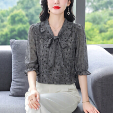 批发高级感气质百搭上衣小衫女夏季新款<b class='q'>大码</b>妈妈减龄遮肉衬衫<b class='q'>雪纺衫</b>