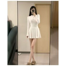 批发黑色针织连衣裙女2025新款<b class='q'>秋</b>冬季修身巨好看加厚大衣内搭打底裙子