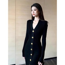 批发出席重要场合的裙子轻熟法式高级感收腰气质御姐黑色针织连衣裙<b class='q'>秋</b>