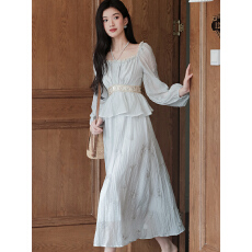 批发大量巴厘雨季 一整件珠绣高温压皱工艺重工气质方领<b class='q'>连衣裙</b>