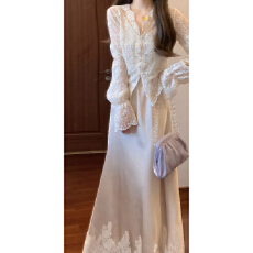 批发实拍 <b class='q'>春</b>夏季高级设计感轻奢蕾丝衫上衣&缎面蕾丝花边半身长裙套装