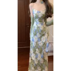 批发实拍五一出游穿搭女春夏绝美雏菊镂空蕾丝<b class='q'>绣花</b>吊带<b class='q'>连衣裙</b>防晒开衫