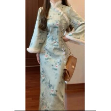 批发新中式国风<b class='q'>连衣裙</b>复古碎花旗袍改良年轻款少女清冷感气质长裙秋冬