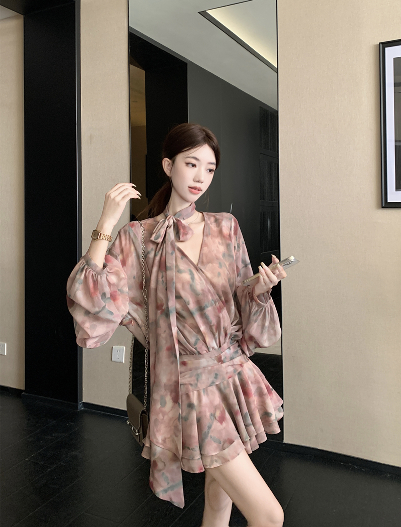 지방 mm 레트로 헤일로 염색 꽃무늬 쉬폰 V넥 플리츠 드레스 2026 봄 여름 고급 센스 품격 휴가 미니 스커트