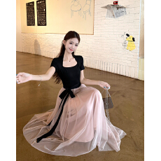 批发法式连衣裙女2026夏季<b class='q'>新款</b>粉色芭蕾风撞色拼接短袖绑带收腰长裙子