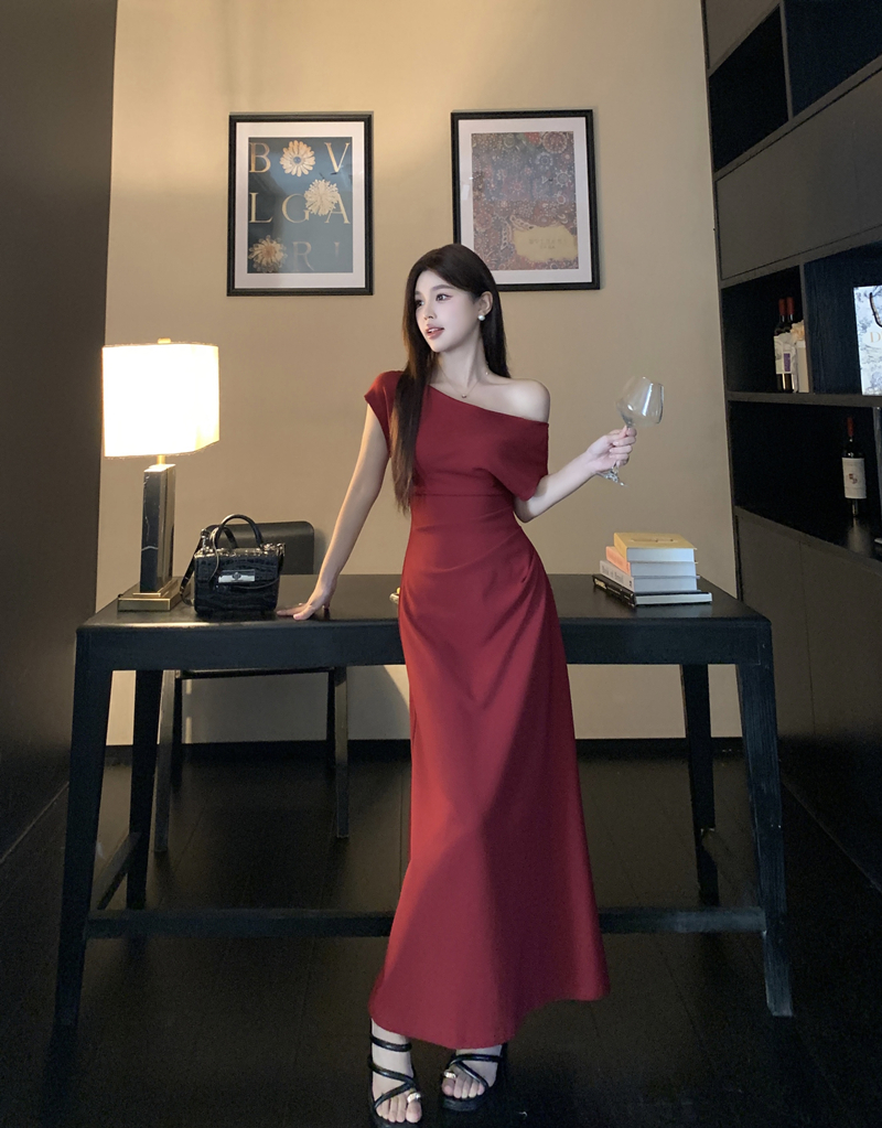 빨간색 반팔 여성 드레스 2026 여름 새로운 지방 mm 빅 사이즈 비스듬한 어깨 오프숄더 타이트 스커트 허리 수축 길다 치마