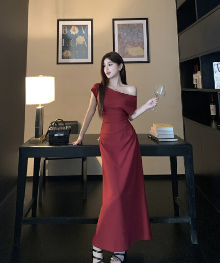 빨간색 반팔 여성 드레스 2026 여름 새로운 지방 mm 빅 사이즈 비스듬한 어깨 오프숄더 타이트 스커트 허리 수축 길다 치마