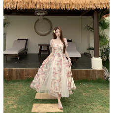 批发法式复古重工立体花朵网纱拼接碎花连衣裙女2026夏季新款度假长裙
