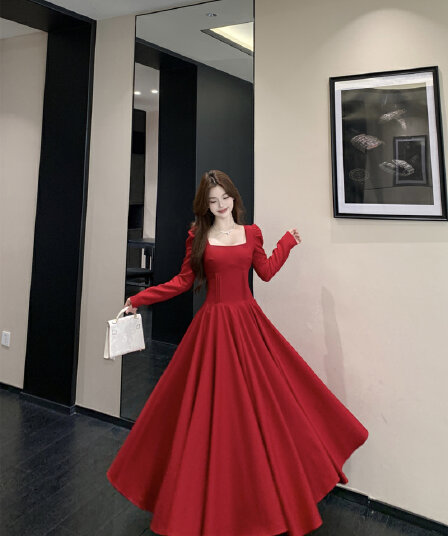 프랑스식 레트로 빨간색 광장 칼라 긴팔 드레스 2026 가을 새로운 품격 허리 수축 슬림해 보이는 대 스윙 길이 치마