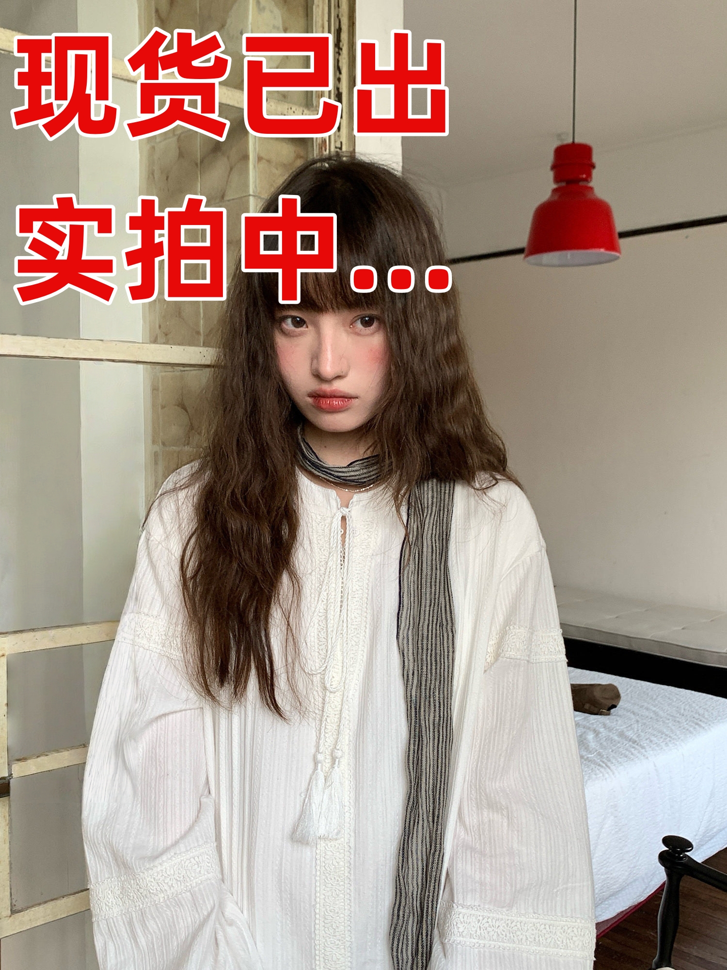 라운드 넥 레이스 긴팔 쇼트 스타일 드레스 봄 가을 여성 거품 소매 문예 레트로 패치워크 단색 치마